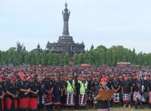 Gelar Agung Pecalang Bali Tolak Ormas dan Premanisme