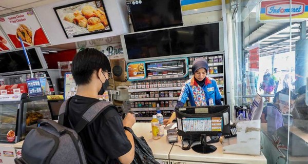 Indomaret (DNET) and Alfamart (AMRT) Thrive as Rivals Struggle
