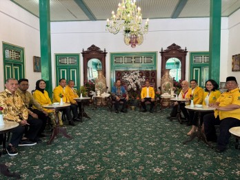 Sambangi Sri Sultan di Yogya, Bahlil Lanjutkan Tradisi Golkar Silaturahmi ke Tokoh Senior