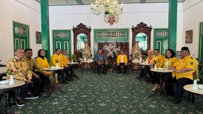 Sambangi Sri Sultan di Yogya, Bahlil Lanjutkan Tradisi Golkar Silaturahmi ke Tokoh Senior