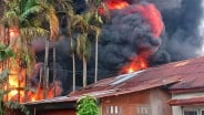 Sudah 9 Jam, Kebakaran Pabrik Karet di Padang Belum Padam