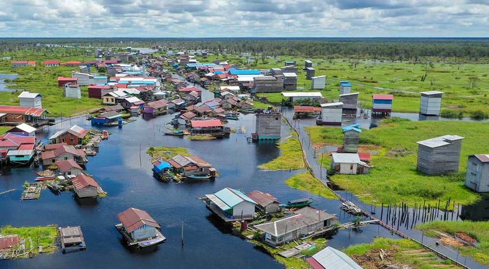 Melihat Lebih Dekat Desa Tanpa Daratan di Kalimantan Timur