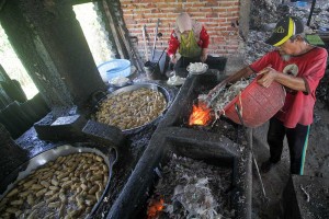 Tekan Polusi, Pemerintah Akab Berikan Subsidi Gas Bumi Untuk Pengusaha Tahu