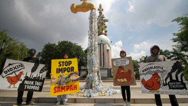 Aksi Menolak Penggunaan Sampah Plastik Sabagai Bahan Bakar di Industri Tahu
