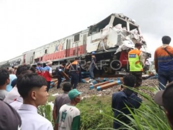 KA Malioboro Tertemper 7 Motor di Magetan, 4 Orang Meninggal