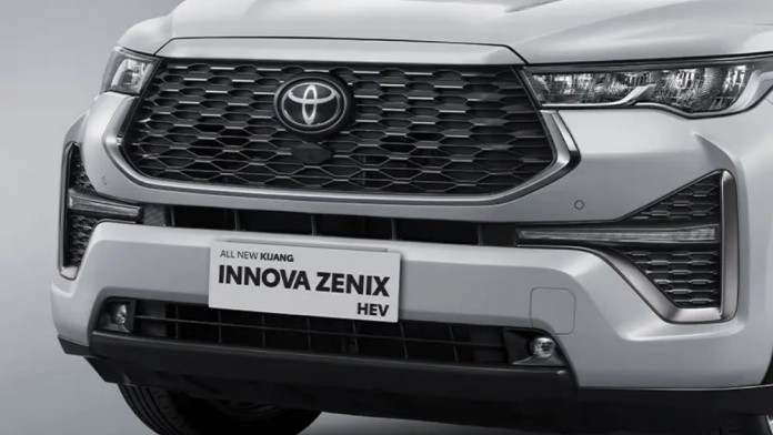 Adu Laris Mobil Hybrid April 2025: Innova Zenix Jawara, XL7 Melempem