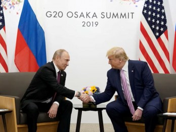 Trump Telepon Putin Selama 2 Jam, Perang Rusia vs Ukraina Bakal Berakhir?