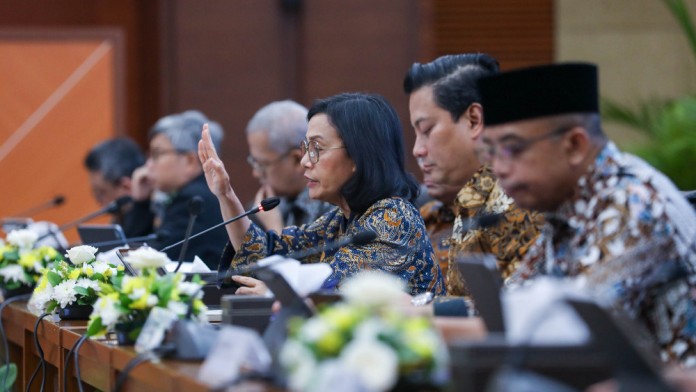 Postur APBN April 2025: Surplus Rp4,3 Triliun saat Penerimaan Pajak Turun 10,8%