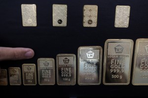 Harga Emas Batangan Alami Penurunan