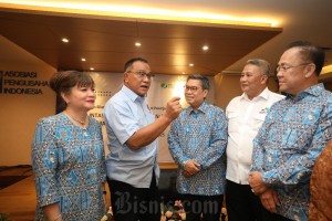 Apindo dan Pimpinan Berbagai Konfederasi Serikat Pekerja Gelar Forum Dialog