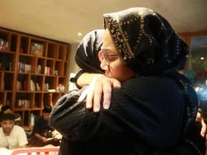 Pelukan Sri Mulyani ke Najwa Shihab, Duka Cita Mendalam Atas Wafatnya Suami
