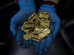 China Pemborong Emas Saat Harga Sentuh Rekor Tinggi