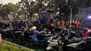 Demo di Depan Balai Kota Sempat Ricuh, 7 Polisi Terluka