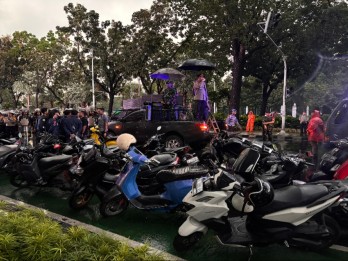 Demo di Depan Balai Kota Sempat Ricuh, 7 Polisi Terluka