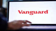 Aksi Kompak Vanguard & BlackRock di Saham ADRO pada 2025