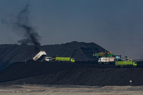 Analysts Forecast Moderate Outlook for Bukit Asam (PTBA) as Coal Prices Slide