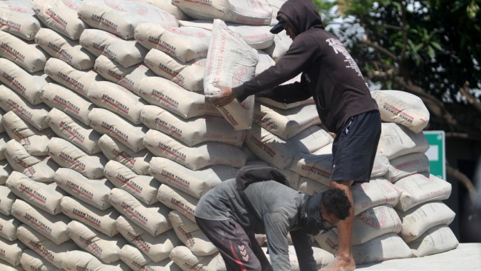 Semen Indonesia (SMGR) Rombak Petinggi, Kerabat Jokowi Jadi Komisaris Utama
