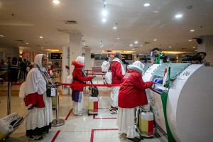 Wapres Gibran Tinjau Layanan Fast Track Makkah Route di Bandara Adi Soemarmo