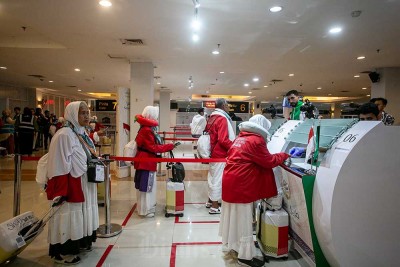 Wapres Gibran Tinjau Layanan Fast Track Makkah Route di Bandara Adi Soemarmo
