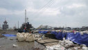Bukan Tanggul, Pagar Panel di Pelabuhan Tanjung Emas Roboh Terkena Rob