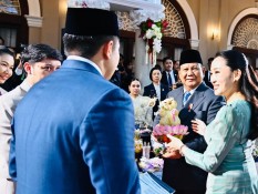 Prabowo dan Diplomasi Boneka Kucing dari Negeri Gajah Putih