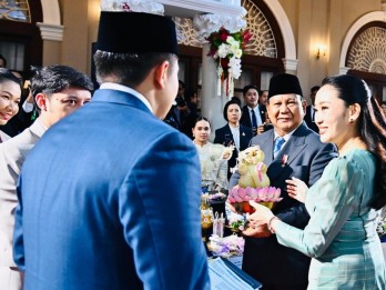 Prabowo dan Diplomasi Boneka Kucing dari Negeri Gajah Putih