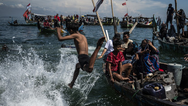 Sedekah Laut Nelayan Tambaklorok Semarang
