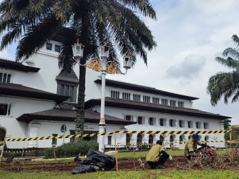Taman Gedung Sate yang Rusak Usai Perayaan Persib Juara Kembali Diperbaiki