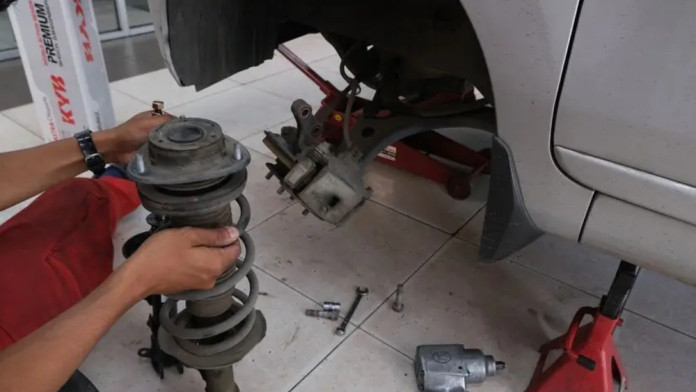 Kenali Ciri-ciri Shockbreaker Mobil Sudah Rusak dan Cara Mencegahnya