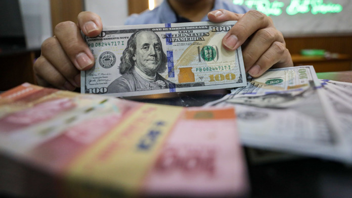 Lo Kheng Hong Upbeat on Banking Stocks, Doubles Down on Stakes