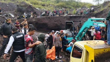Sedang Muat Pasir, Penambang di Gunung Guntur Garut Tewas Tertimbun