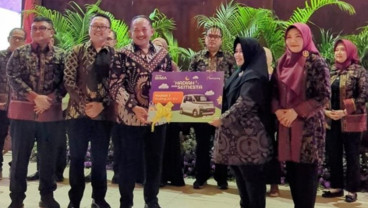 Bank Jateng Karanganyar Serahkan Hadiah Undian Tabungan Bima