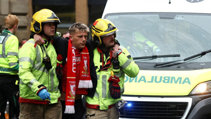 Kerumunan Pendukung Liverpool Ditabrak Saat Parade, Puluhan Orang Terluka