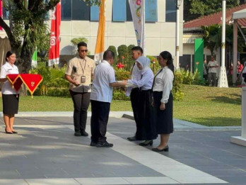 Pramono Serahkan SK 3.419 CPNS Pemprov Jakarta, Mulai Bekerja 2 Juni