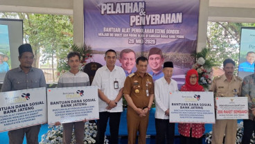Bank Jateng Salurkan CSR untuk Olah Enceng Gondok di Rawa Pening