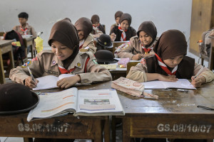 Mahkamah Konstitusi Putuskan SD-SMP Negeri dan Swasta Gratis