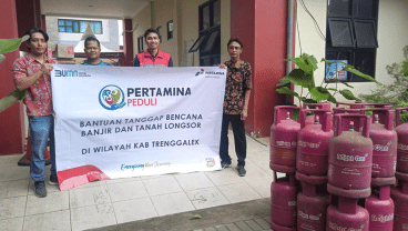 Pertamina Patra Niaga Salurkan Bright Gas untuk Korban Banjir Trenggalek