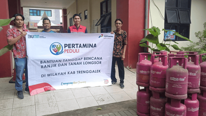 Pertamina Patra Niaga Salurkan Bright Gas untuk Korban Banjir Trenggalek