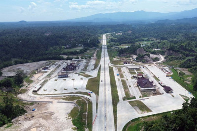 Tol Padang-Pekanbaru Seksi Padang-Sicincin Mulai Beroperasi