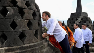 YBA Indonesia Soroti Pelanggaran yang Dilakukan Presiden Macron di Candi Borobudur
