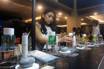 Peluncuran Koleksi Parfum Berbahan Alami