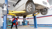 Simak! Ini 5 Dampak Buruk Jika Telat Ganti Oli Gardan Mobil Matic