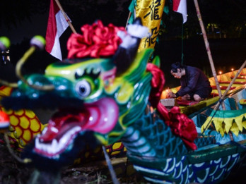 Ritual Memandikan Perahu Peh Cun di Tangerang