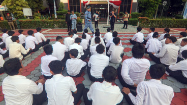 Peserta Program Pembinaan Karakter dan Bela Negara di Depok