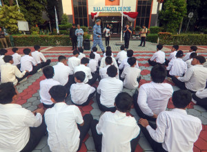 Peserta Program Pembinaan Karakter dan Bela Negara di Depok