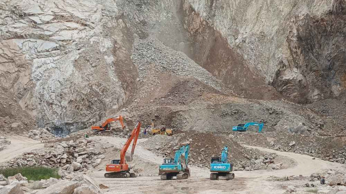 Ancaman Longsor Susulan Masih Ancam Evakuasi Korban Tambang Gunung Kuda Cirebon