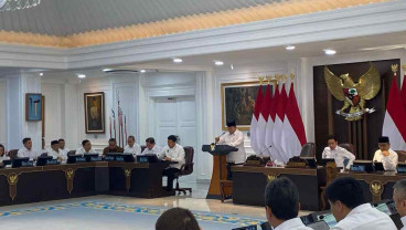 Prabowo Gelar Rapat Terbatas Bersama Menteri, Bahas Pangan hingga Stimulus Diskon Tarif