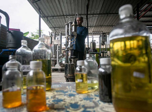 Pembuatan BBM Alternatif Dari Sampah Plastik
