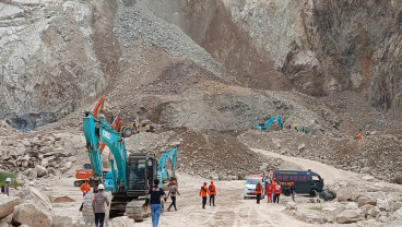 Update Korban Longsor Gunung Kuda: 21 Meninggal, 4 Belum Ditemukan