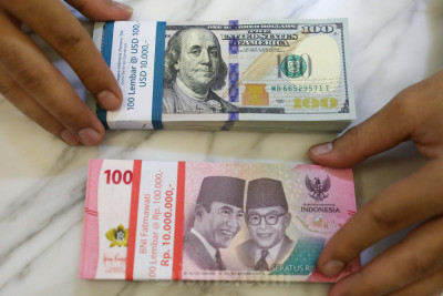 Rupiah Dibuka Melemah 0,02% ke Rp16.312 Per Dolar AS